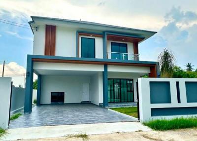 2-Storey Detached Pool Villa Modern Style