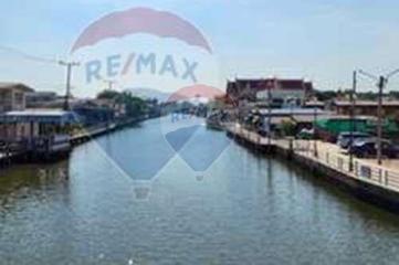 1,292 Sqm., 2 Beds, 2 Baths Townhouse listed for ฿ 24,000,000.