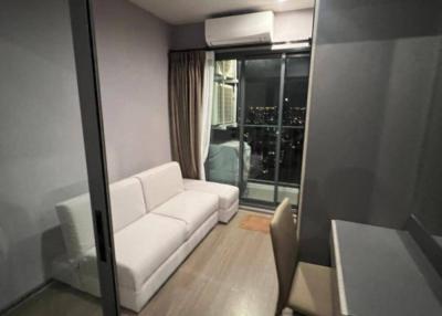 1-BR Condo at Ideo Phaholyothin Chatuchak near BTS Saphan Khwai