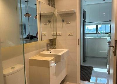 1-BR Condo at Nara 9 Sathorn-Narathiwas near BTS Saint Louis