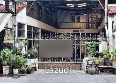 20-Room Apartment Building for Sale In Buakhao