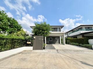 House for Sale in Bang Phli.