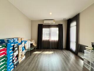 House for Sale in Bang Phli.