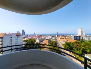 Large 2 bedroom Condo with panoramic sea view