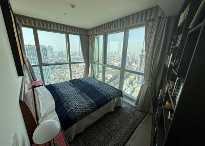 3-bedroom modern condo for sale on the Chao Phraya riverside