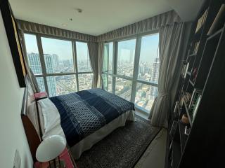 3-bedroom modern condo for sale on the Chao Phraya riverside