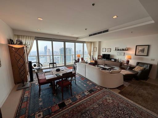 3-bedroom modern condo for sale on the Chao Phraya riverside