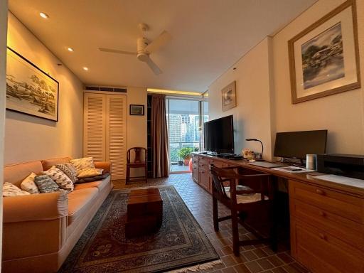 2-bedroom spacious and quiet condo for sale close to BTS Nana