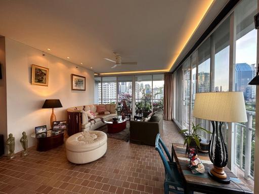 2-bedroom spacious and quiet condo for sale close to BTS Nana