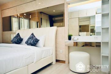 Studio Condo at Life One Wireless near BTS Phloen Chit