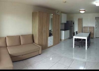 2 bed Condo in Srivara Mansion Din Daeng District C020760