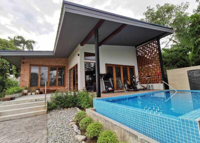 Beautiful Pool Villa For Rent And Sale in Saraphi