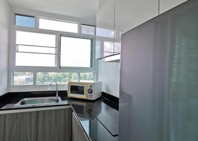 Beautiful Room In Greencity Condo 2