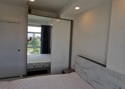 Beautiful Room In Greencity Condo 2