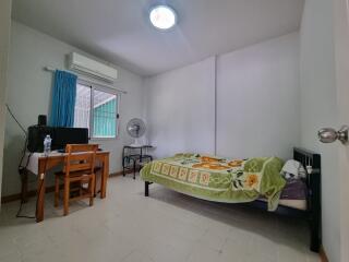 3 Bedroom 1 Bathroom San Phak Wan House