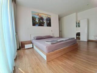 Gorgeous 2 Bedroom Condominium in Nimman For Sale