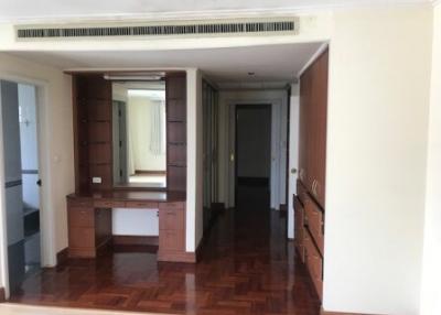 Kallista Mansion 3 bedroom condo for sale with tenant