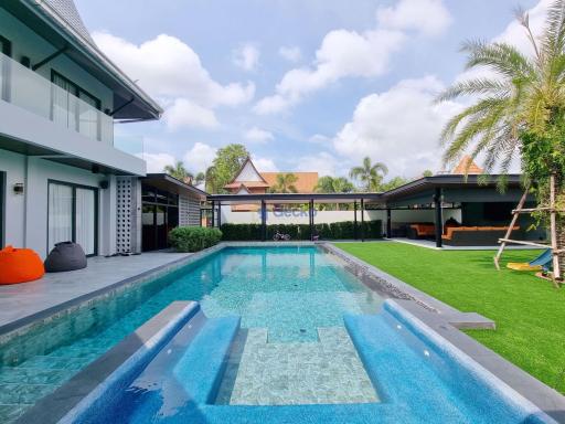 5 Bedrooms House in Lanna Villa East Pattaya H010542
