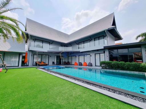 5 Bedrooms House in Lanna Villa East Pattaya H010542