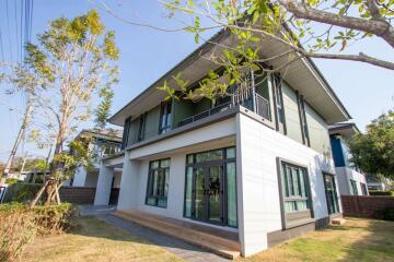 Stunning 4 Bedroom House at Burasiri San Phi Suea to Rent