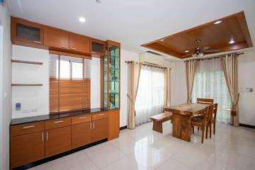 Beautiful House for rent in QHouse and View, Sankamphang-Chaing Mai