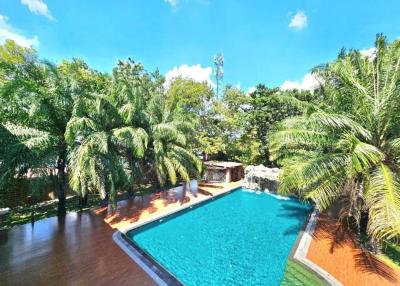 Exclusively Classic Pool Villa with Expansive Garden