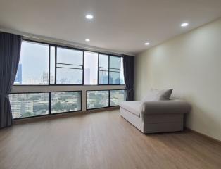 President Park  Renovated 3 Bedroom Property in Phrom Phong