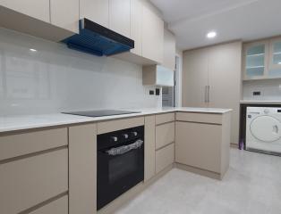 President Park  Renovated 3 Bedroom Property in Phrom Phong