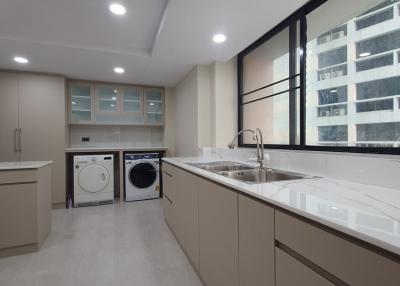 President Park  Renovated 3 Bedroom Property in Phrom Phong