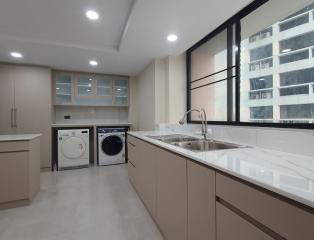 President Park  Renovated 3 Bedroom Property in Phrom Phong