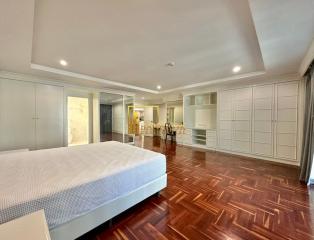 Wattana Heights  3 Bedroom Condo For Rent in Asoke