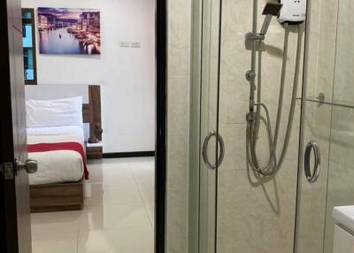 2 ห้องนอน, 1 ห้องน้ำ คอนโด ราคา ฿ 50,000/เดือน