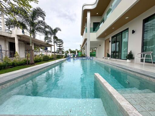 4 Bedrooms House in Perla Villa East Pattaya H011332