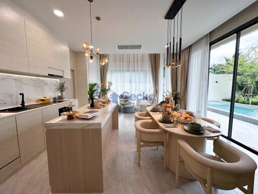 4 Bedrooms House in Perla Villa East Pattaya H011332