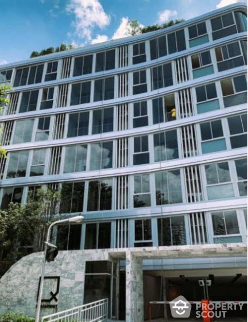 2-BR Condo at Q Prasarnmit near MRT Phetchaburi