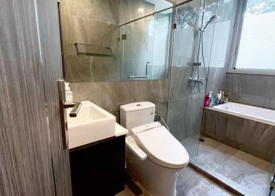 2-BR Condo at Q Prasarnmit near MRT Phetchaburi