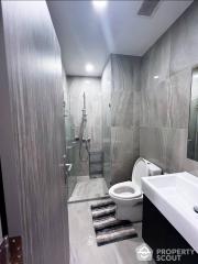 2-BR Condo at Q Prasarnmit near MRT Phetchaburi