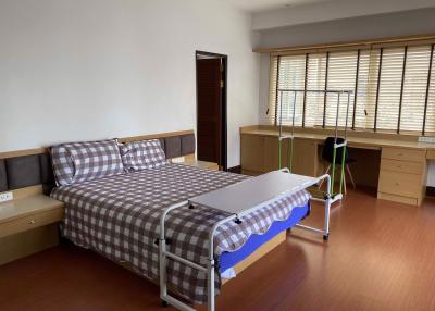 2 bed Condo in 33 Tower Khlong Tan Nuea Sub District C020762