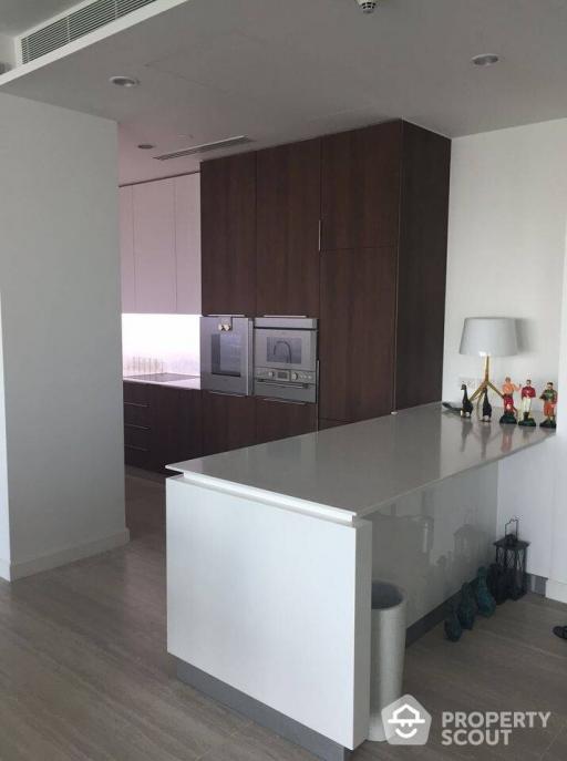 2-BR Condo at 185 Rajadamri near BTS Ratchadamri (ID 484810)