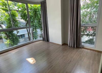 2-BR Condo at Q Prasarnmit near MRT Phetchaburi