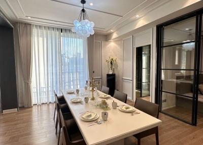 Stylish dining room with a large table and modern decor