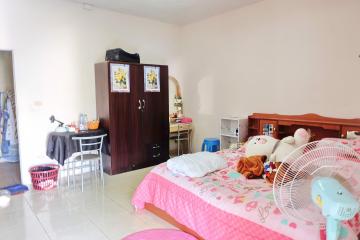 4 bedroom House in Bang Lamung