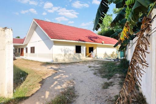 4 bedroom House in Bang Lamung