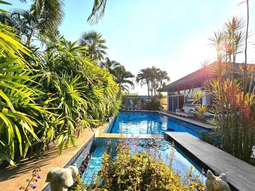 Coconut Gardens 1 : 3 Bedroom Pool Villa