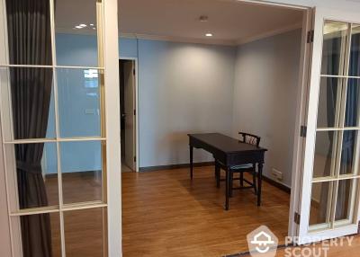 3-BR Condo at Newton Tower Condominium near BTS Nana