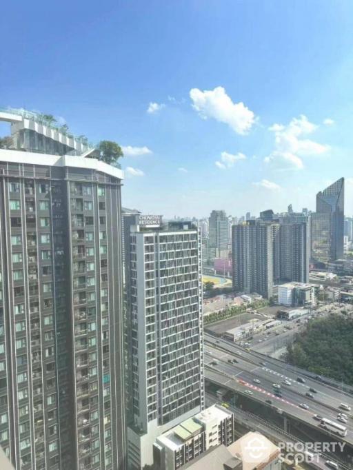 Studio Condo at Life Asoke - Rama 9 near MRT Phra Ram 9