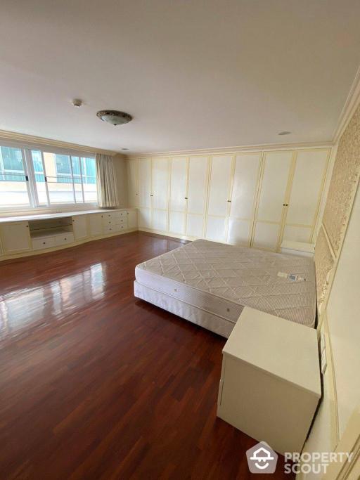 2-BR Apt. near MRT Sukhumvit