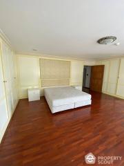 2-BR Apt. near MRT Sukhumvit