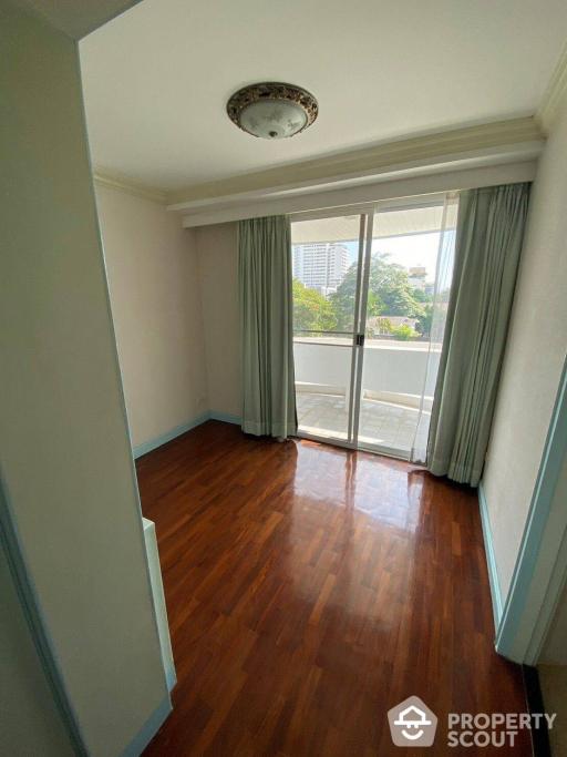 2-BR Apt. near MRT Sukhumvit