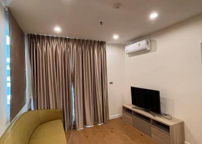 1-BR Condo at Baan Siri Silom near BTS Surasak